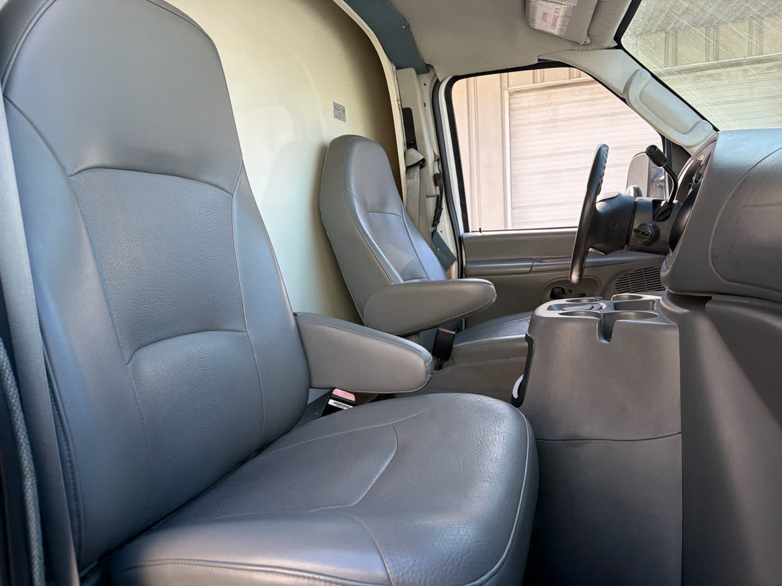 2004 Ford Econoline Commercial Cuta E-450 Super Duty 158" WB DRW