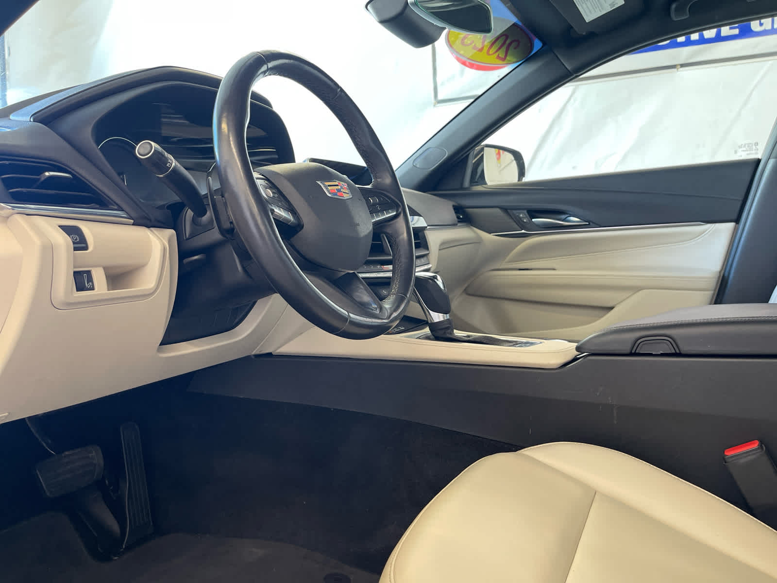 2023 Cadillac CT4 Luxury