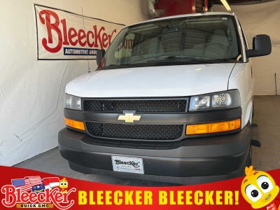 2023 Chevrolet Express Passenger 3500 1LS