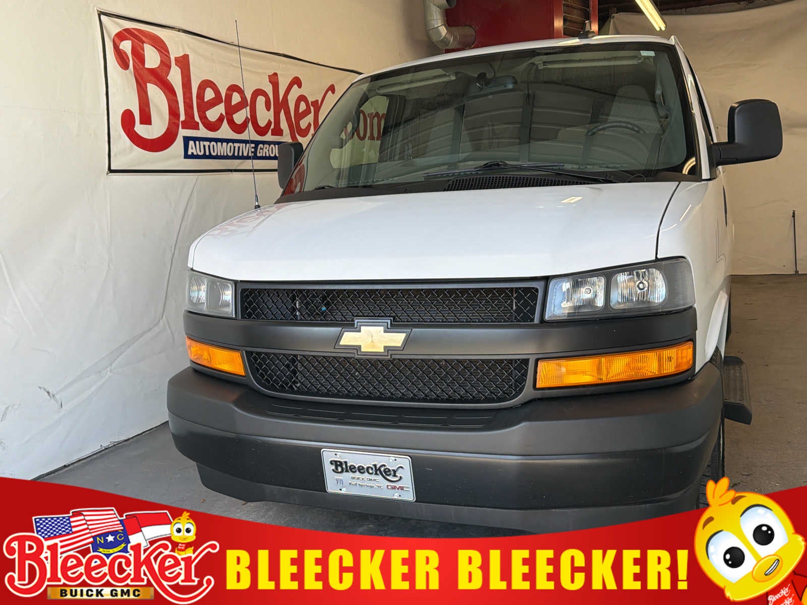 2023 Chevrolet Express Passenger 3500 1LS