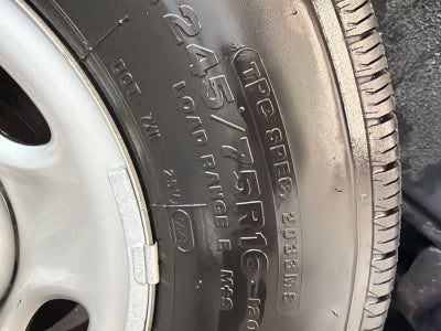 2023 Chevrolet Express Passenger 3500 1LS