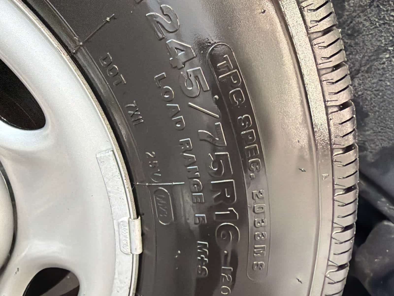 2023 Chevrolet Express Passenger 3500 1LS