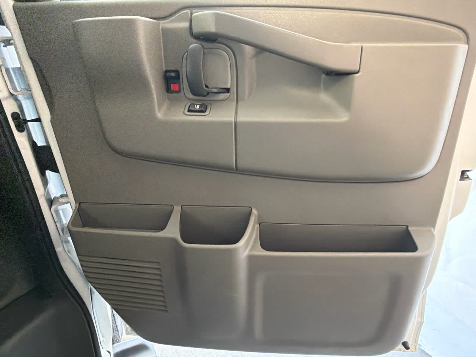 2023 Chevrolet Express Passenger 3500 1LS