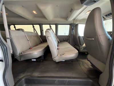 2023 Chevrolet Express Passenger 3500 1LS