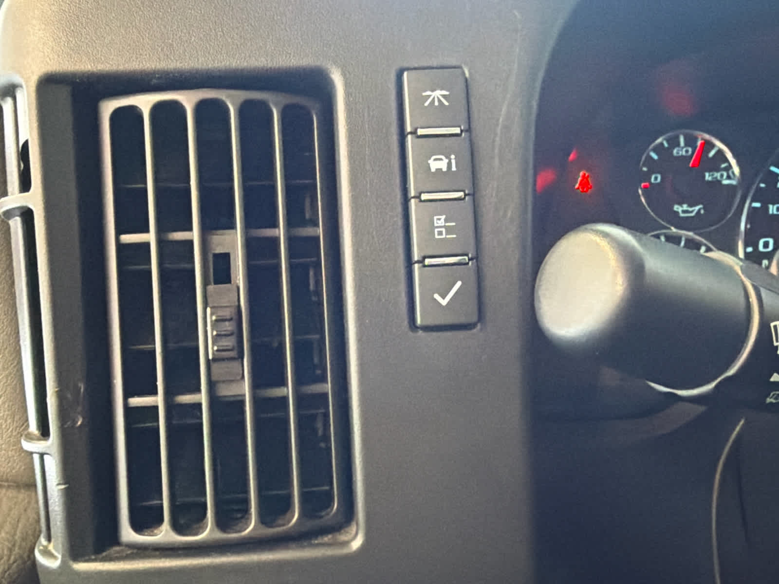 2023 Chevrolet Express Passenger 3500 1LS