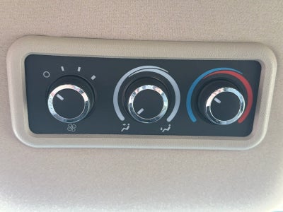 2023 Chevrolet Express Passenger 3500 1LS