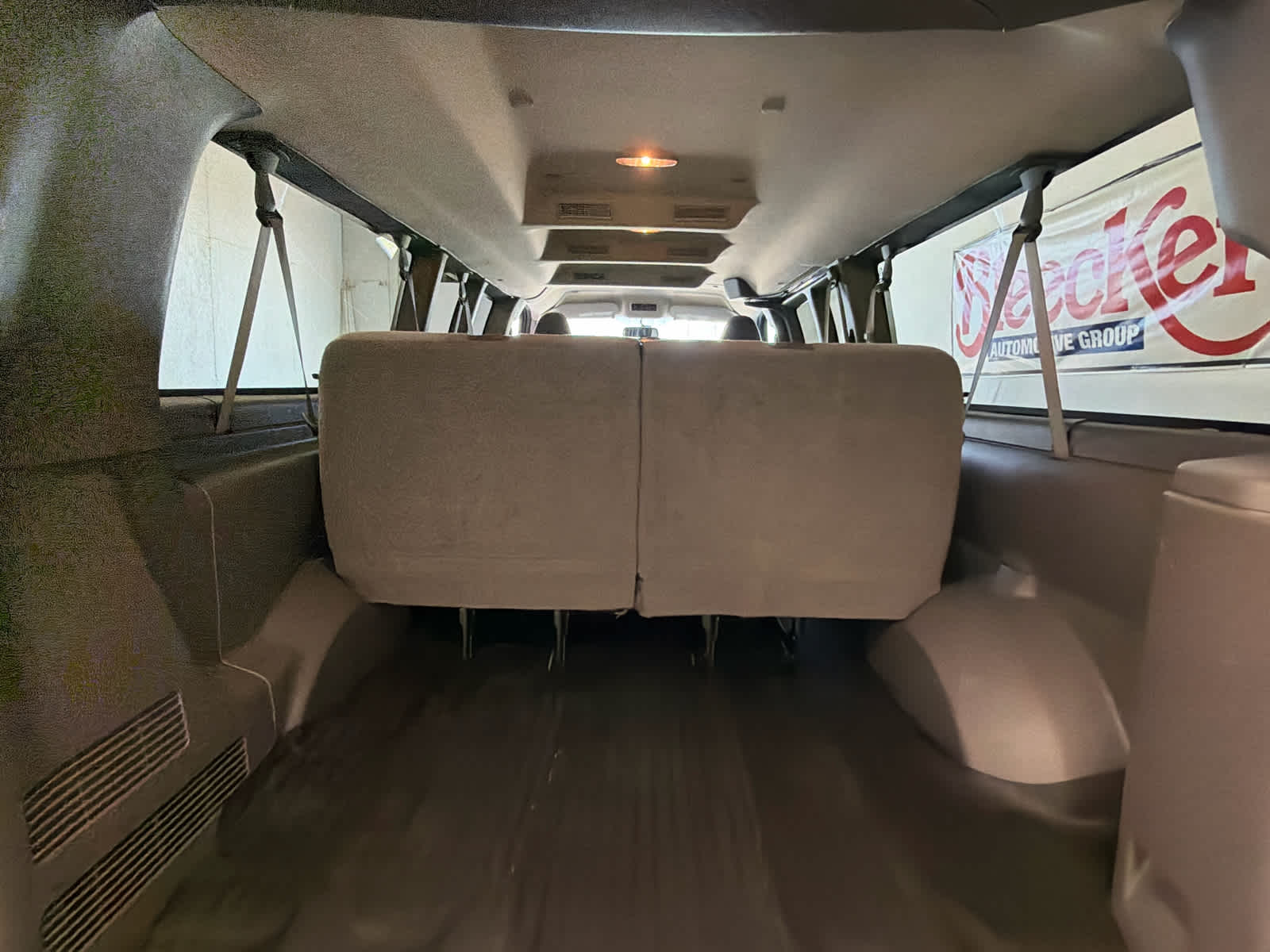 2023 Chevrolet Express Passenger 3500 1LS