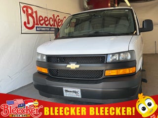 2023 Chevrolet Express Passenger 3500 1LS