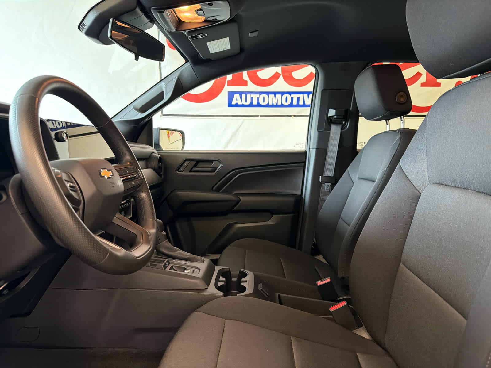 2024 Chevrolet Colorado WT