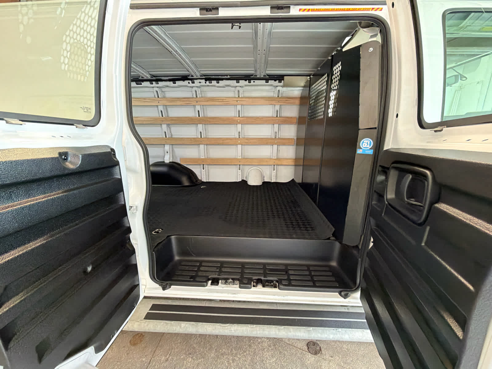 2024 Chevrolet Express Cargo 2500 WT