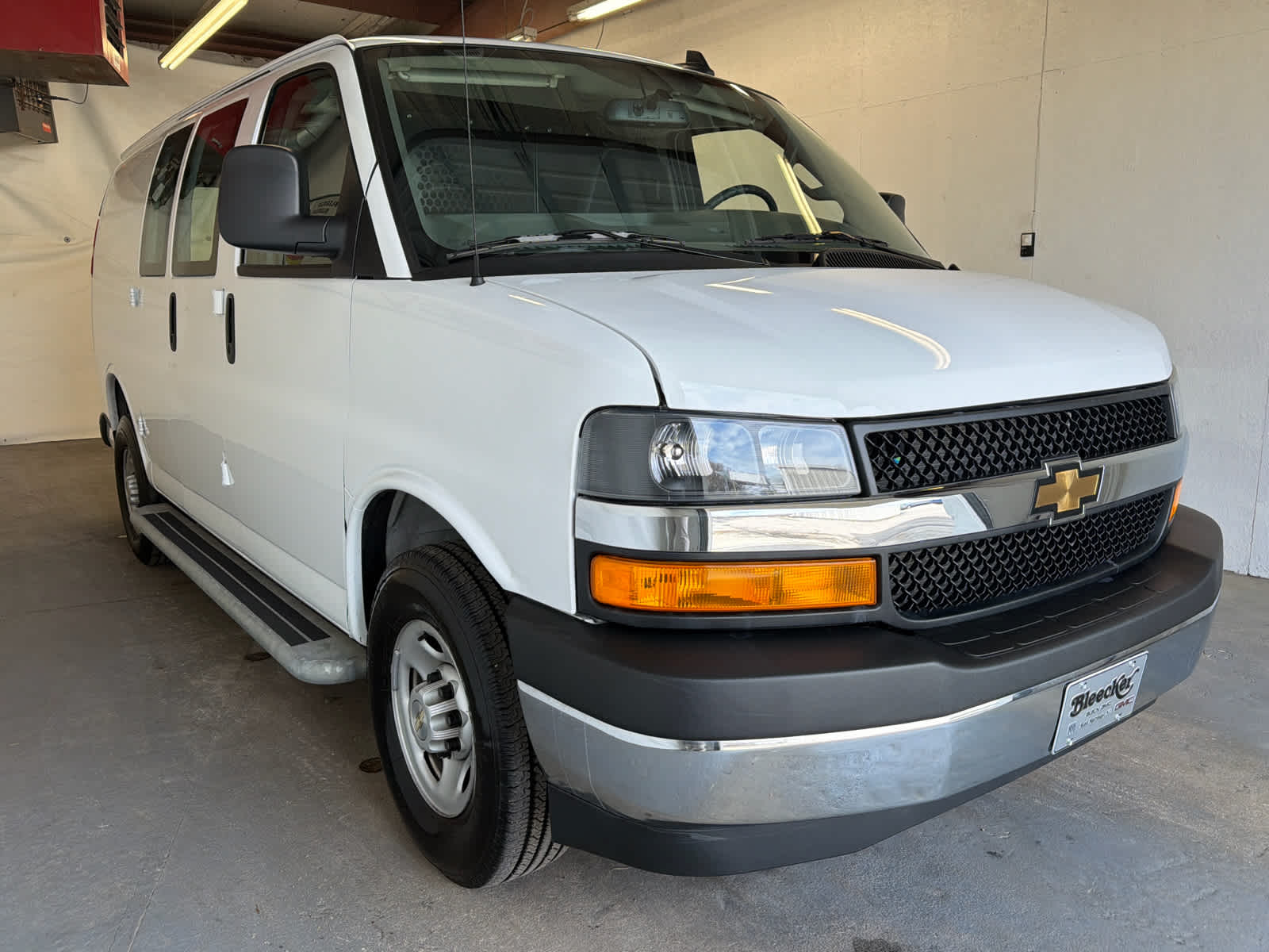 2024 Chevrolet Express Cargo 2500 WT