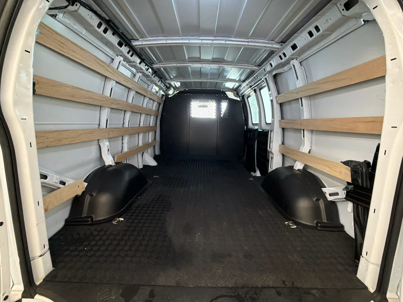 2024 Chevrolet Express Cargo 2500 WT