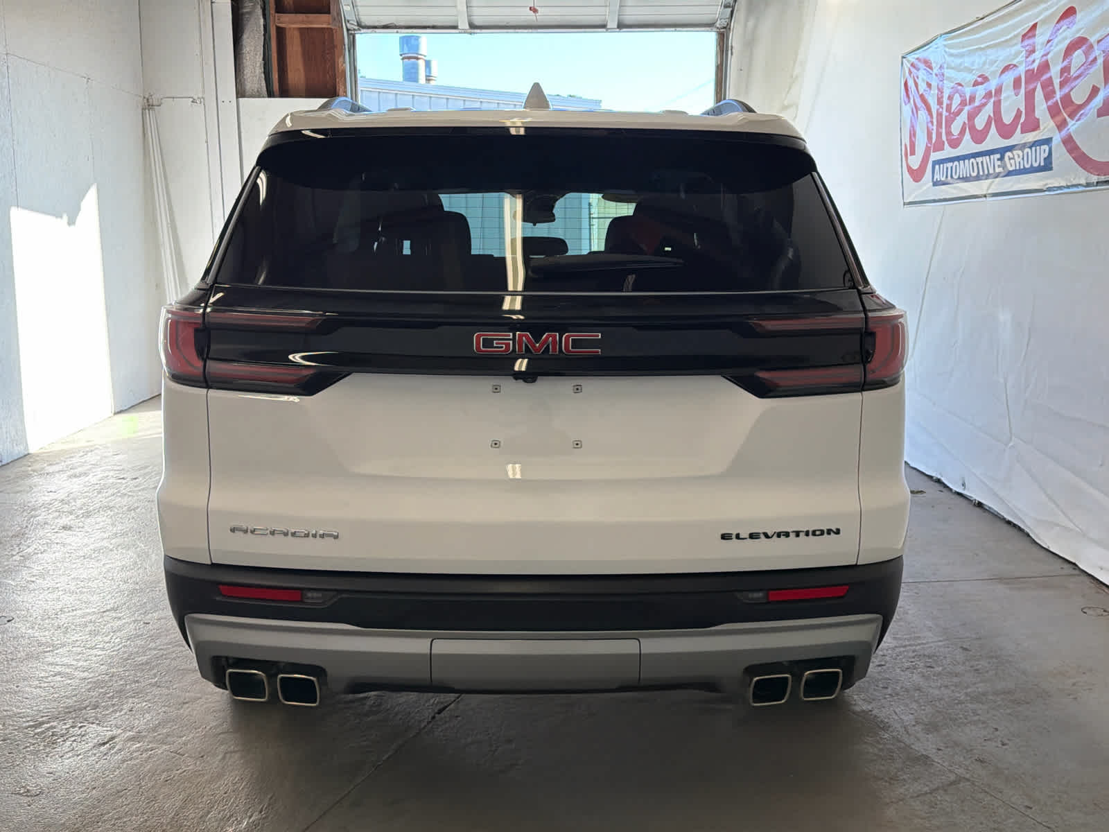 2025 GMC Acadia Elevation