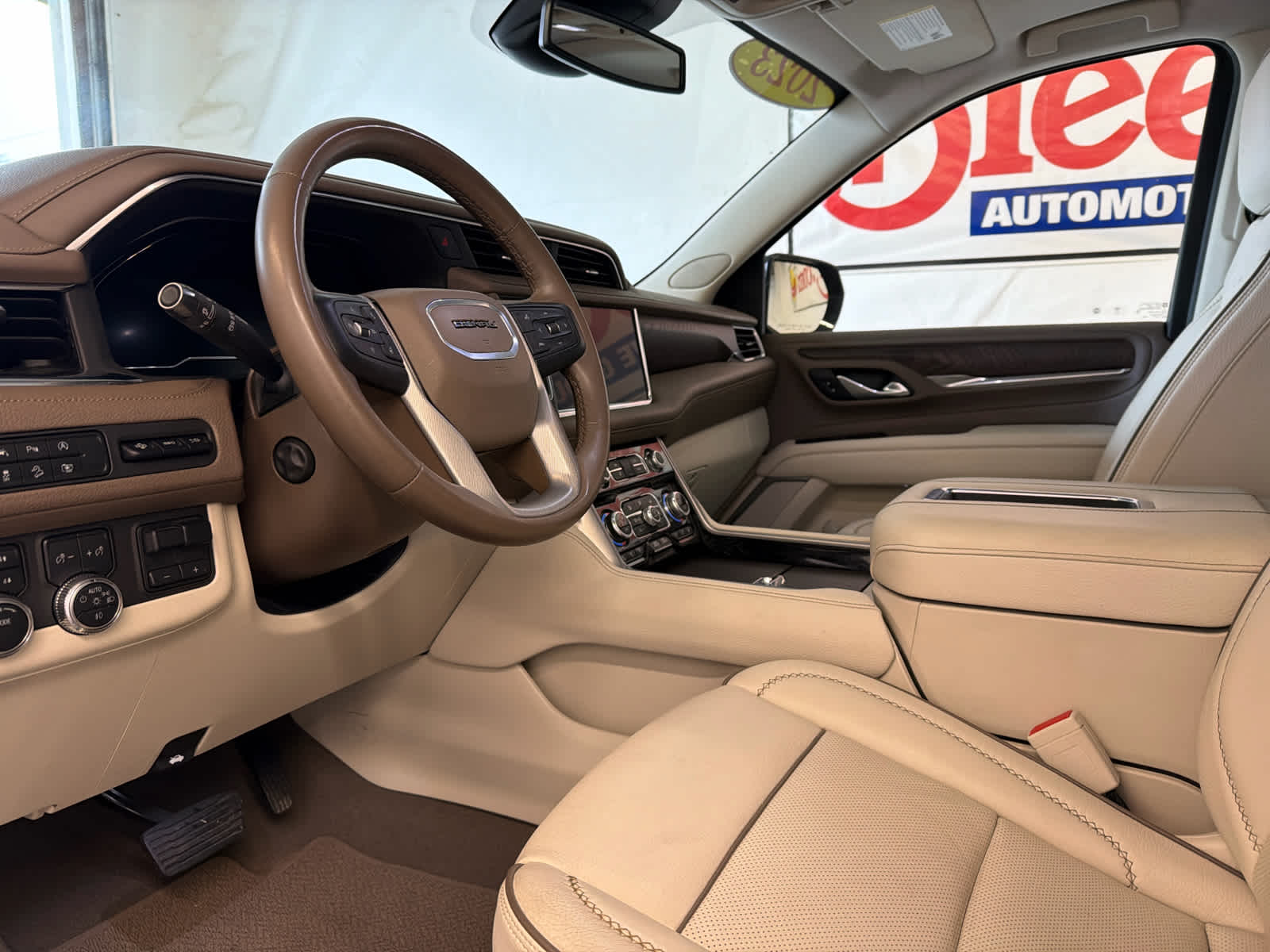 2023 GMC Yukon Denali