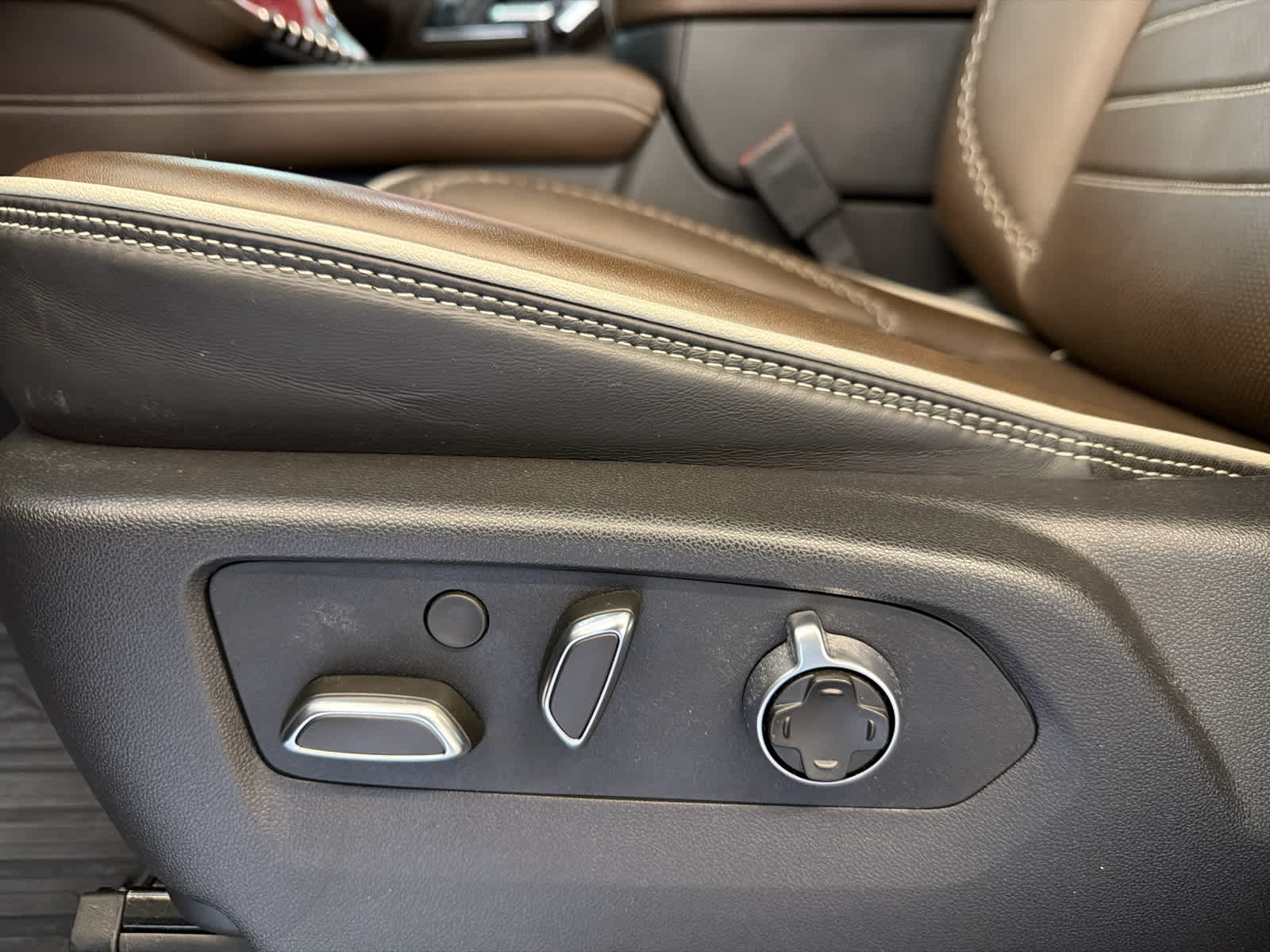 2025 GMC Yukon Denali Ultimate