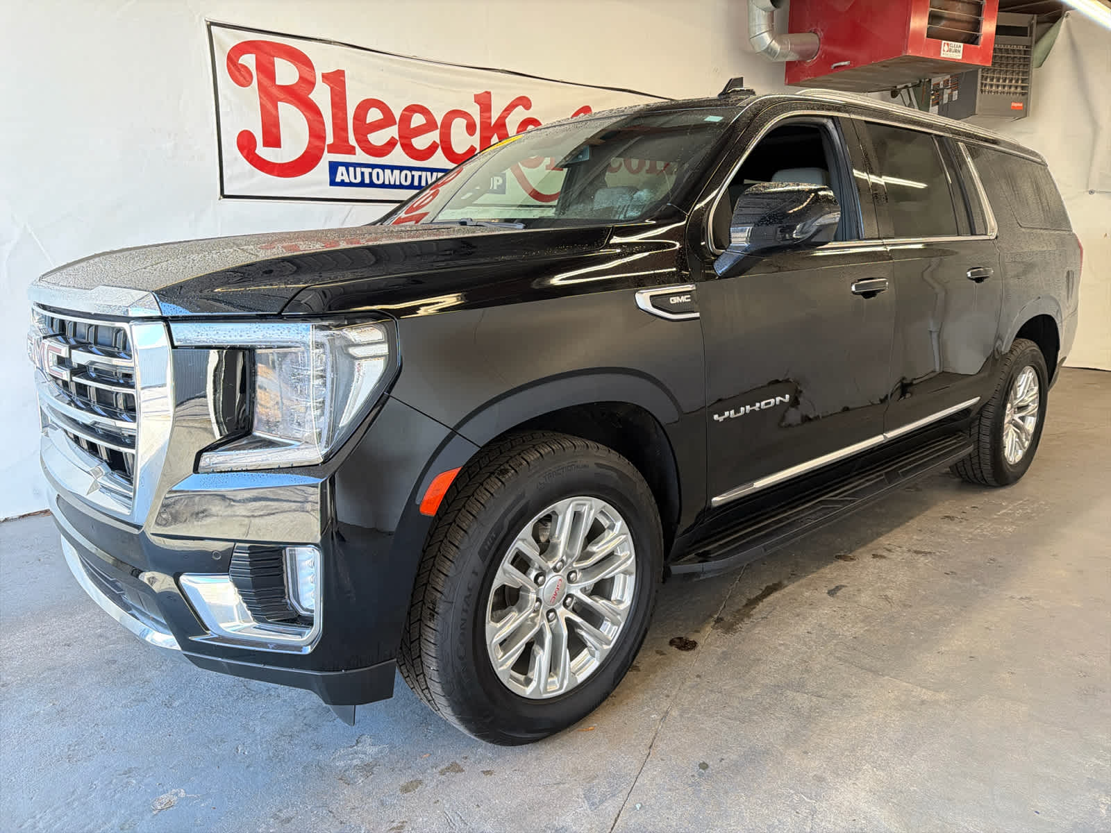 2023 GMC Yukon XL SLT