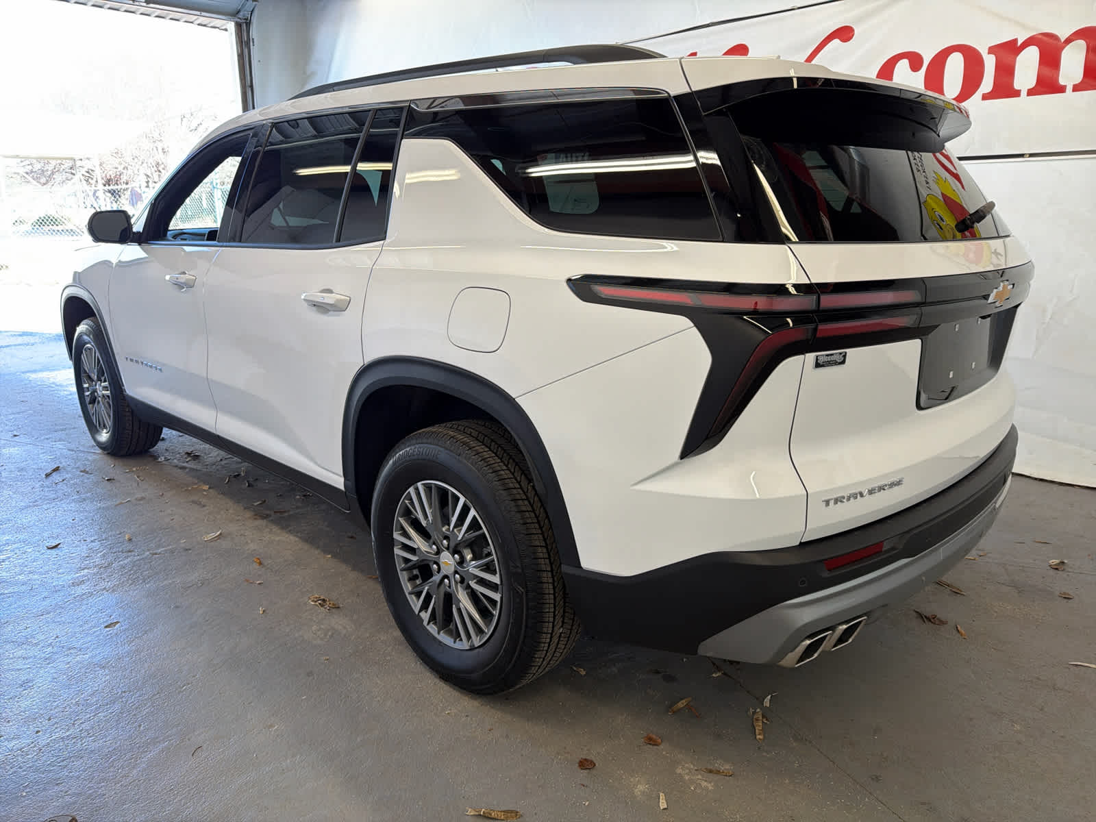 2025 Chevrolet Traverse LT