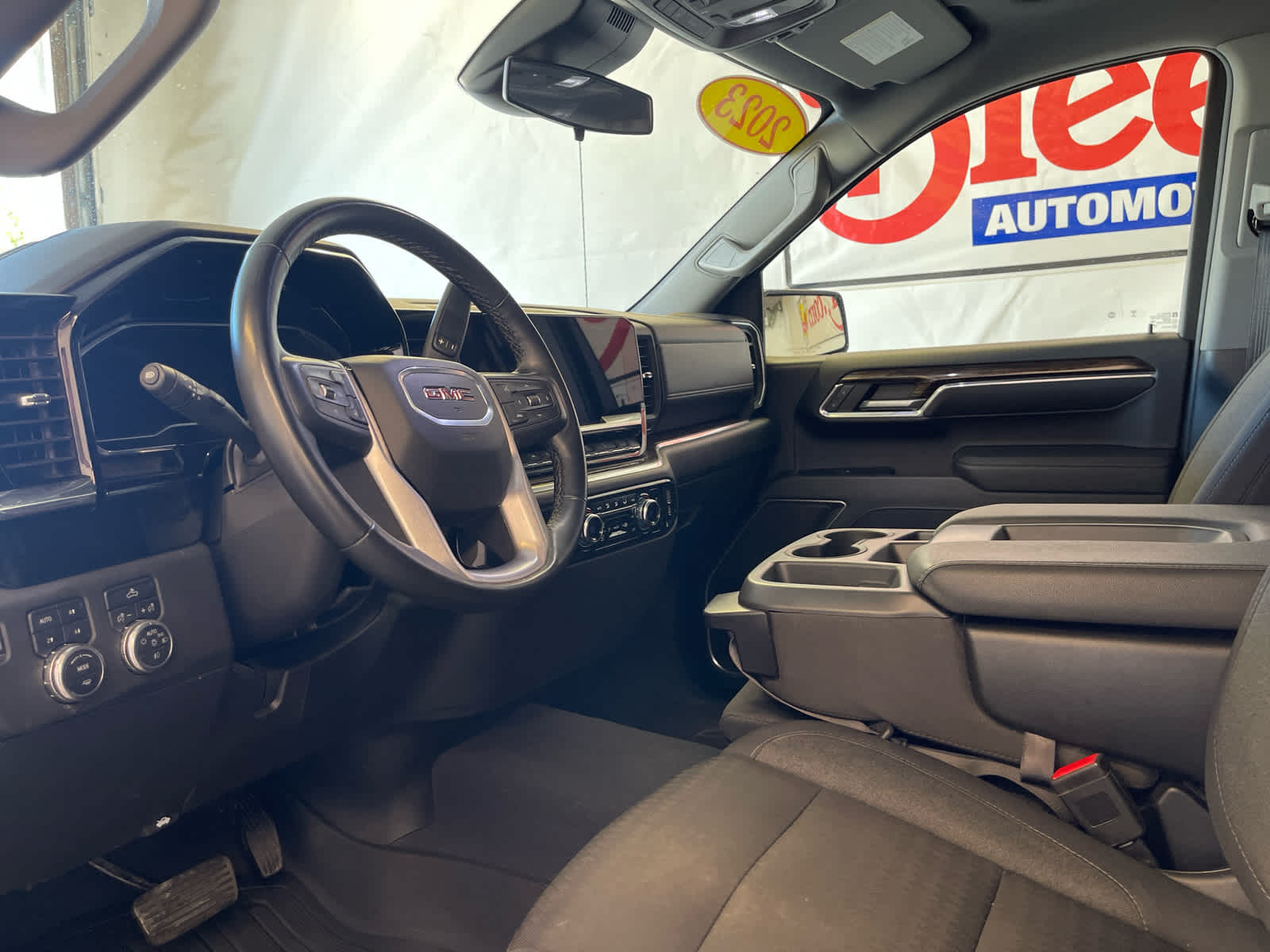 2023 GMC Sierra 1500 Elevation