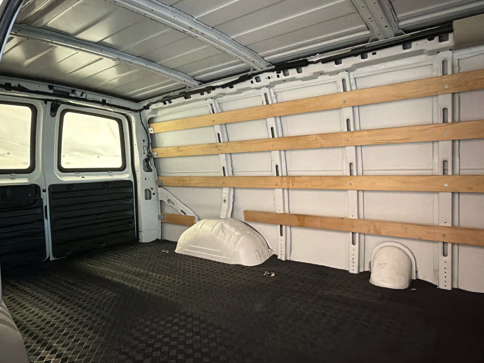 2024 GMC Savana Cargo 2500 Work Van