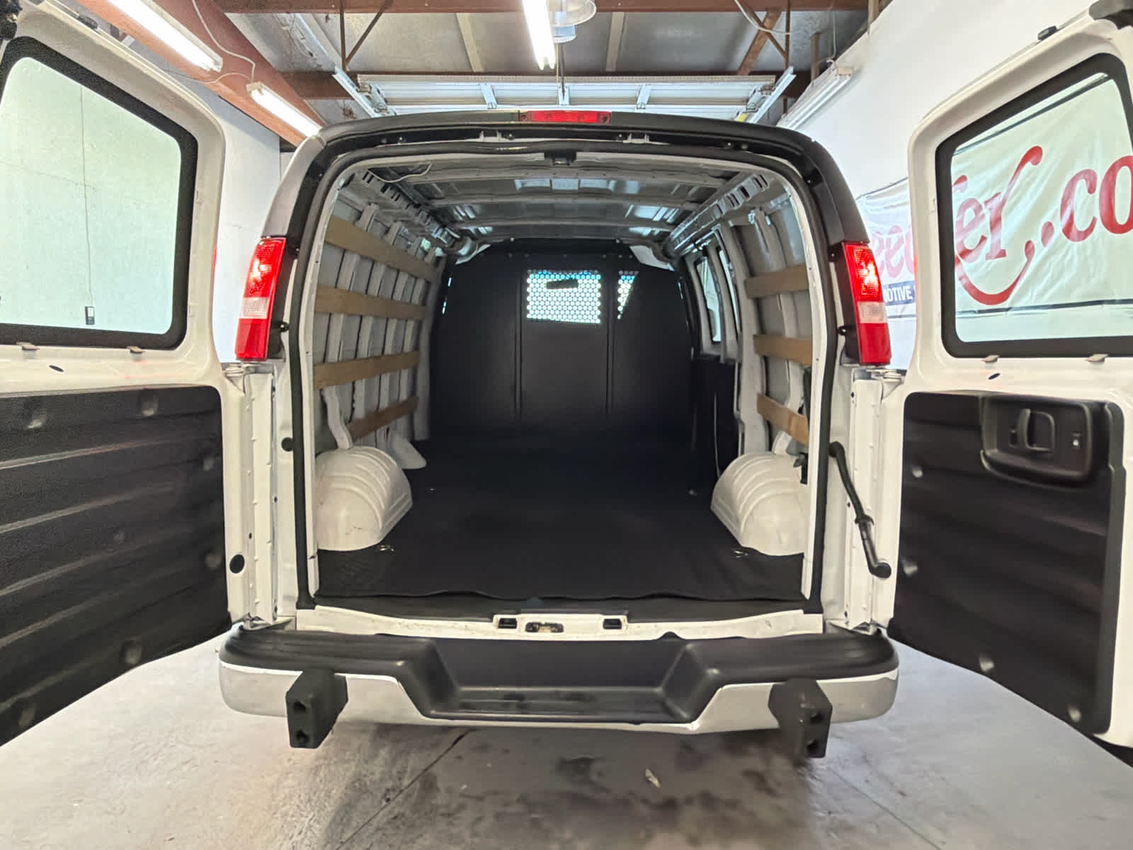 2024 GMC Savana Cargo 2500 Work Van