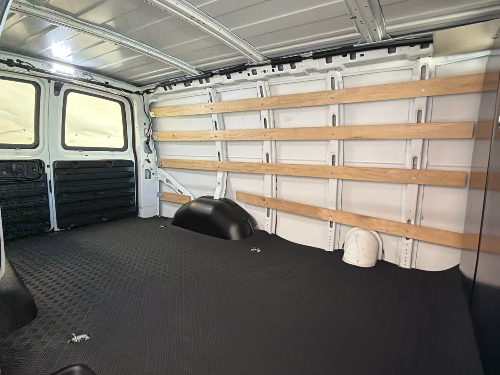 2024 GMC Savana Cargo 2500 Work Van