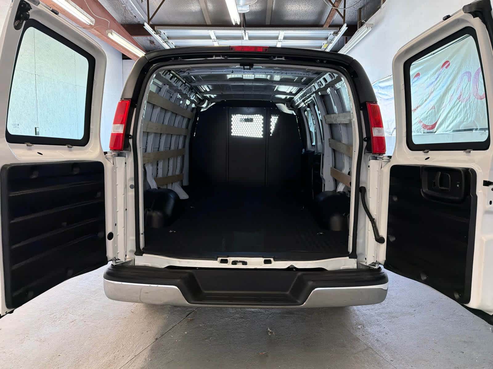 2024 GMC Savana Cargo 2500 Work Van