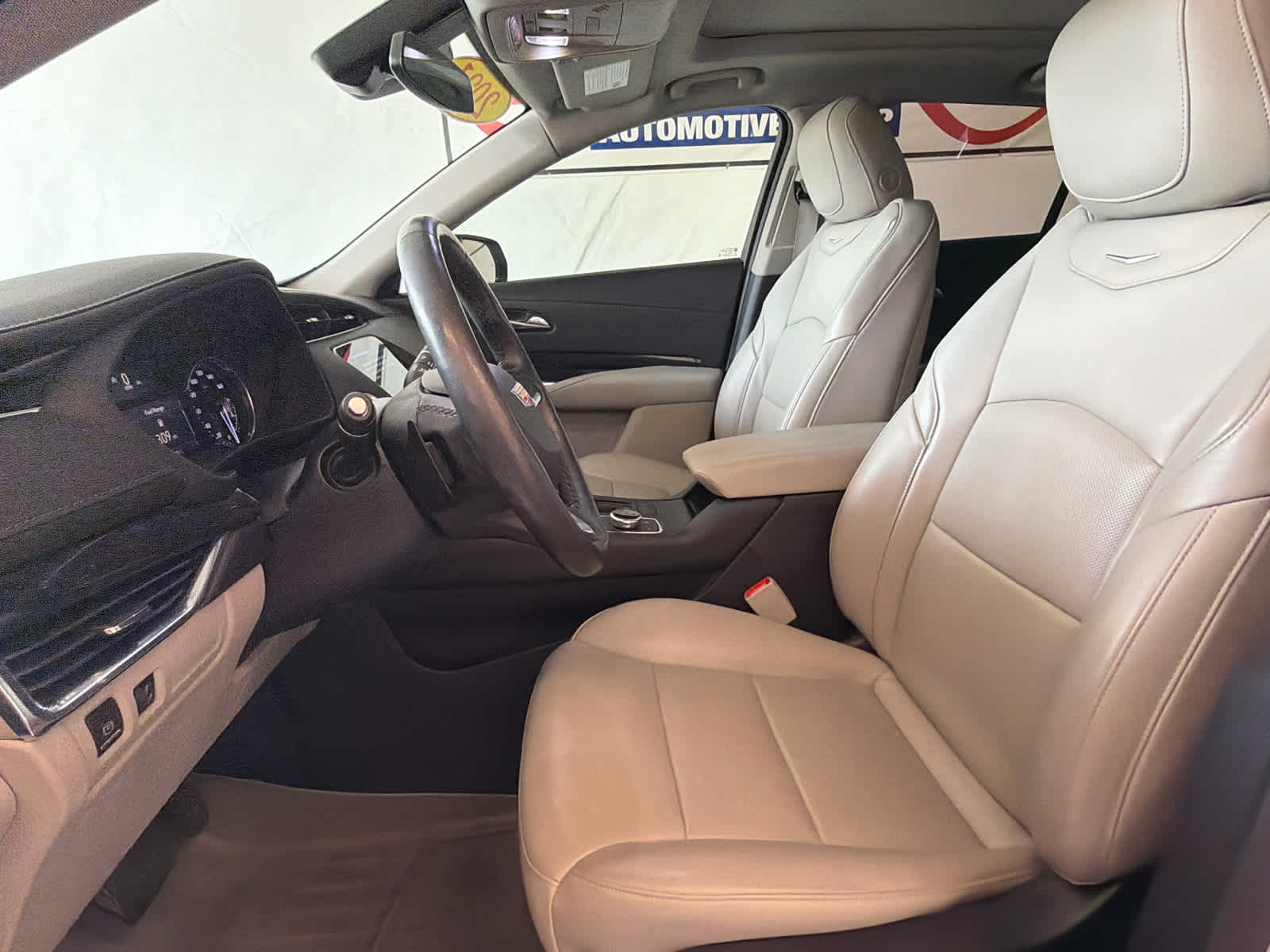 2021 Cadillac XT4 Premium Luxury