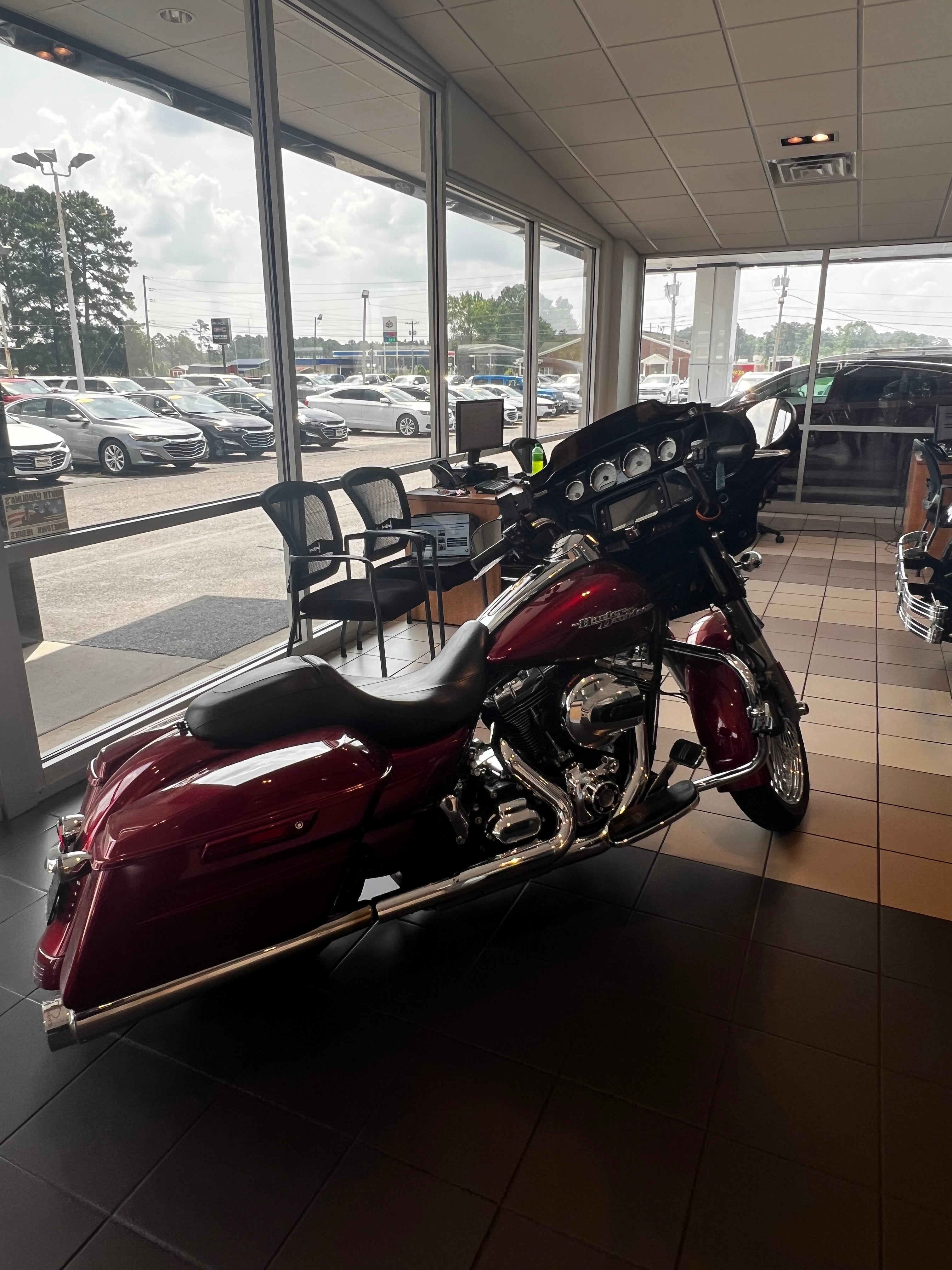 2016 HARLEY-DAVIDSON FLHXS STREET GL Base