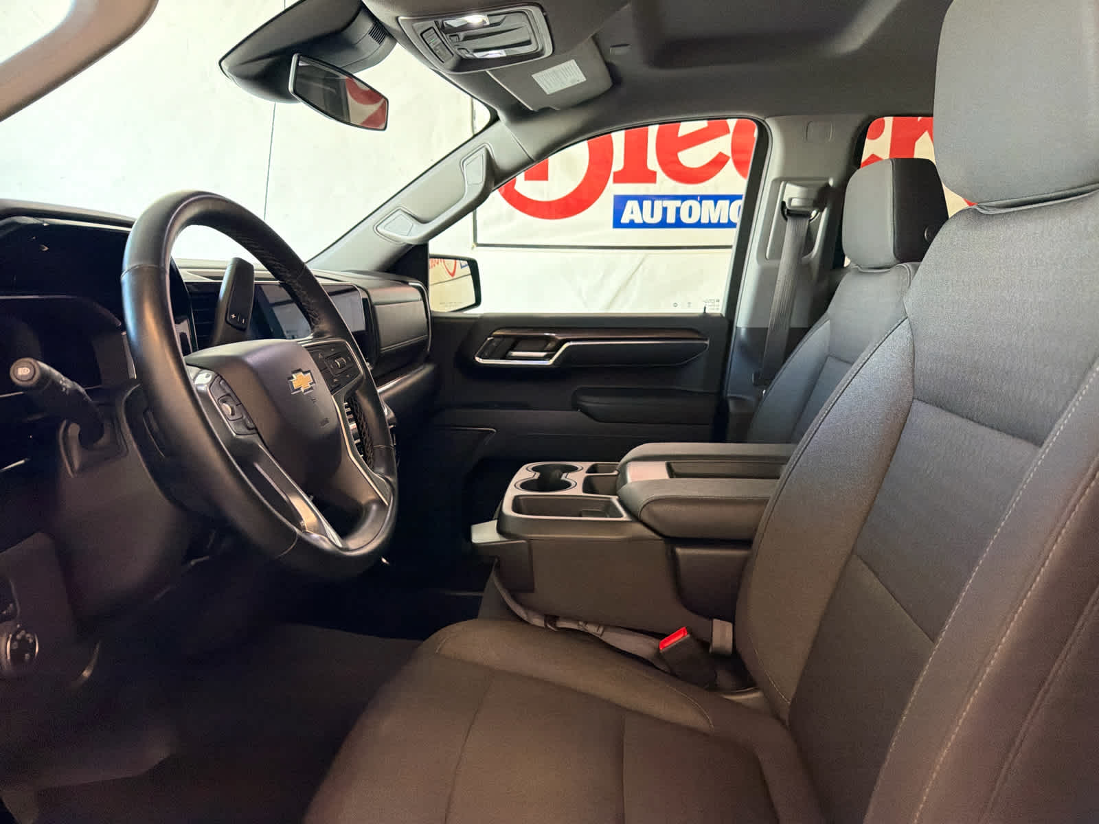 2023 Chevrolet Silverado 1500 LT (2FL)