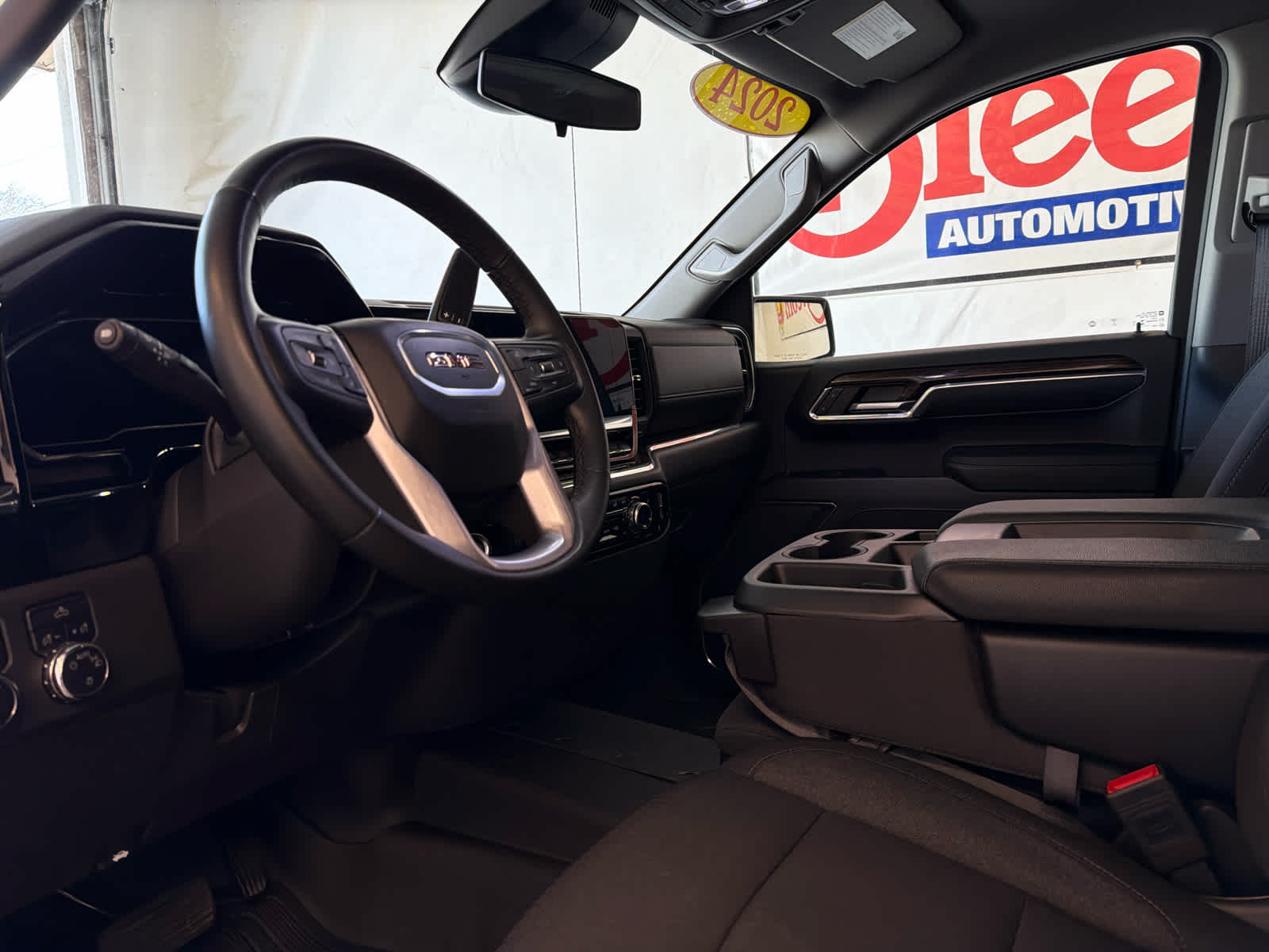 2024 GMC Sierra 1500 SLE