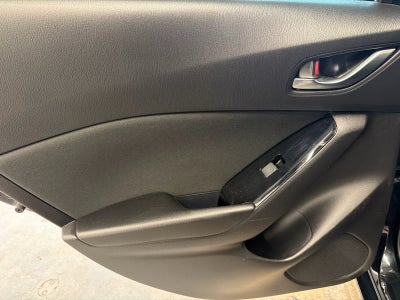 2017 Mazda Mazda3 4-Door Sport