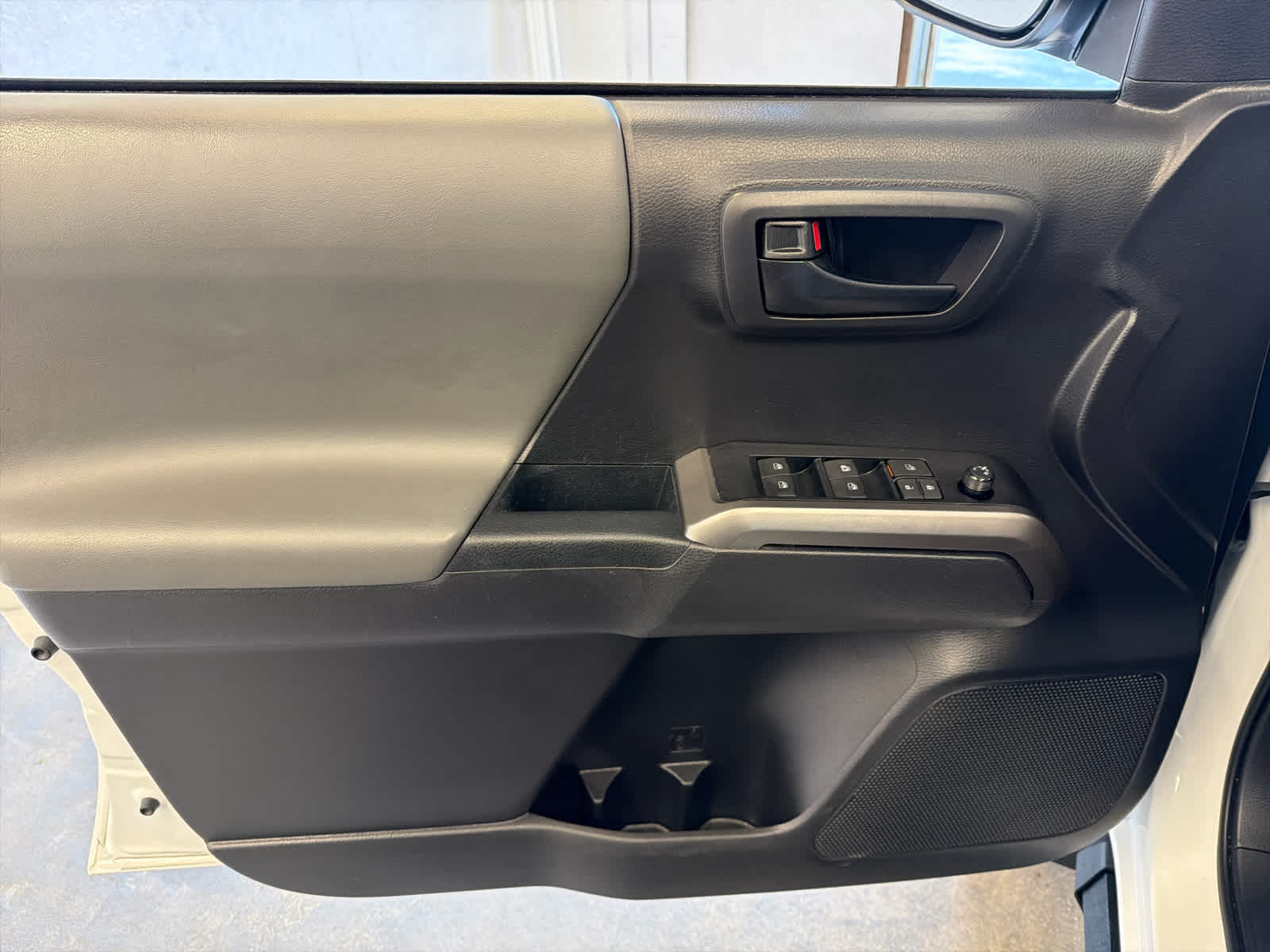 2022 Toyota Tacoma 2WD SR5