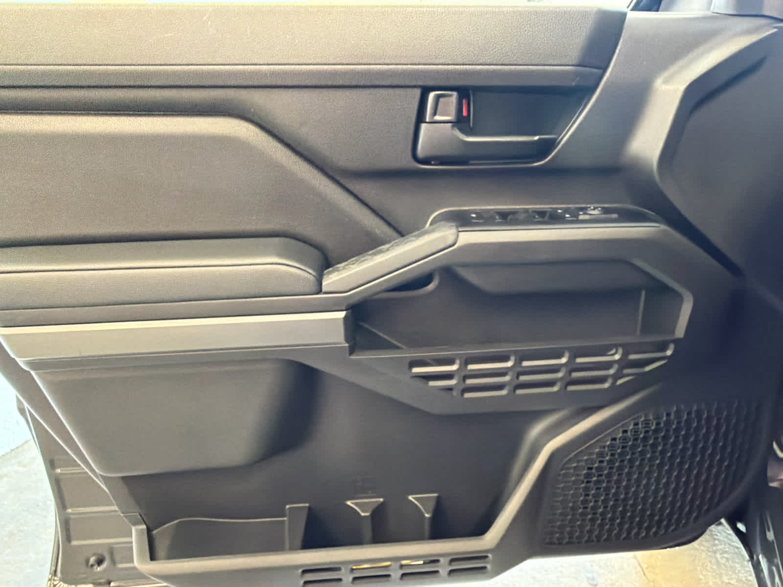 2025 Toyota Tacoma 2WD SR5