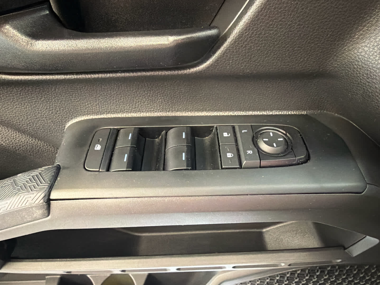 2025 Toyota Tacoma 2WD SR5