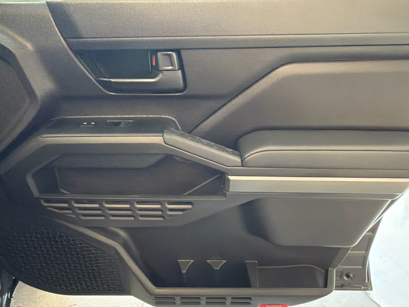 2025 Toyota Tacoma 2WD SR5