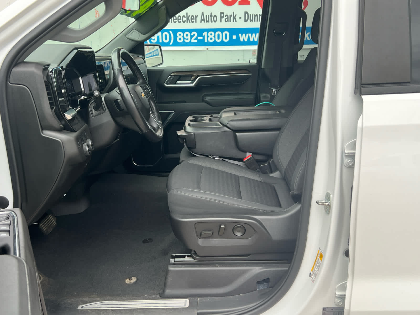 2022 Chevrolet Silverado 1500 LT (2FL)