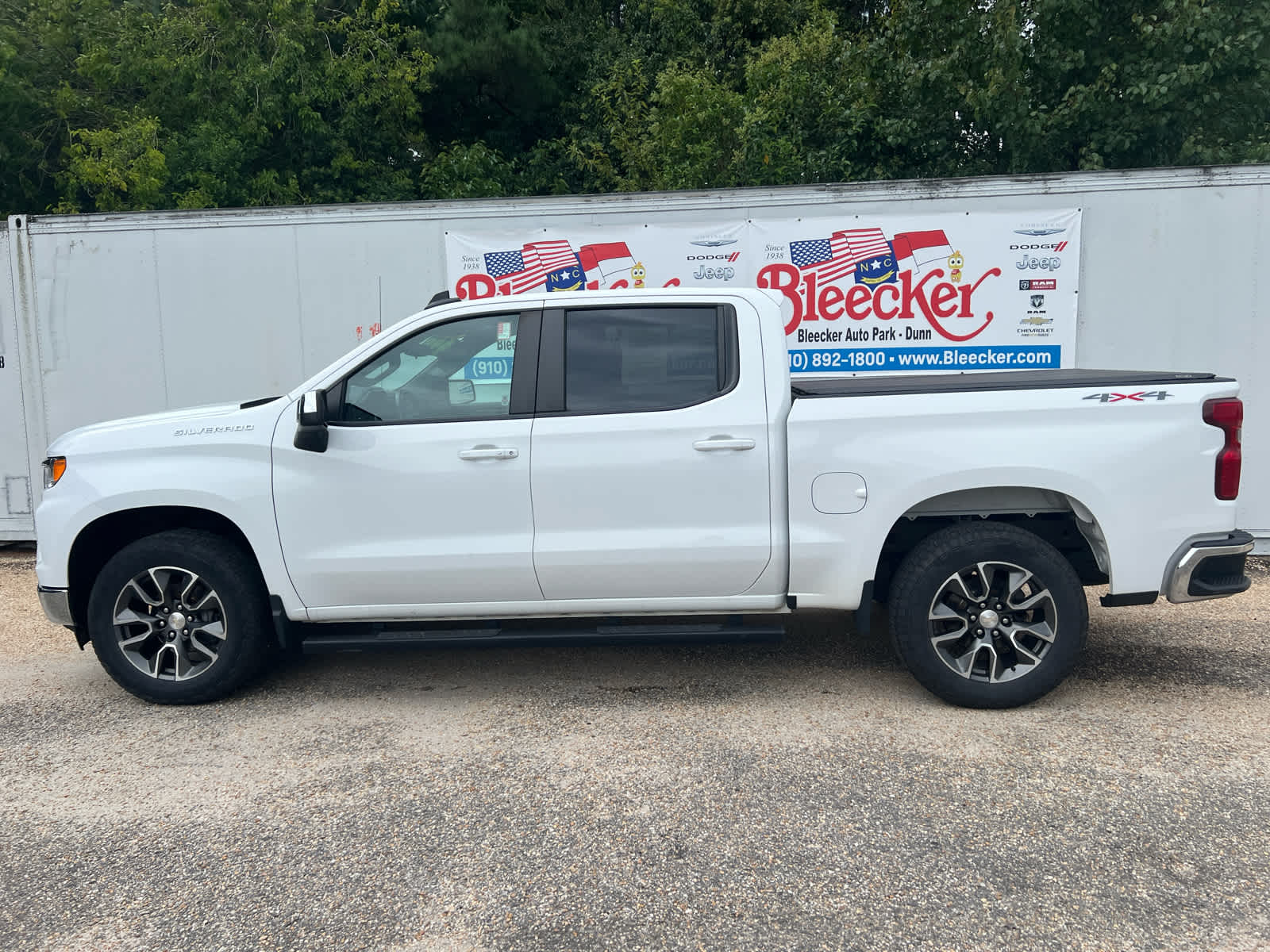 2022 Chevrolet Silverado 1500 LT (2FL)