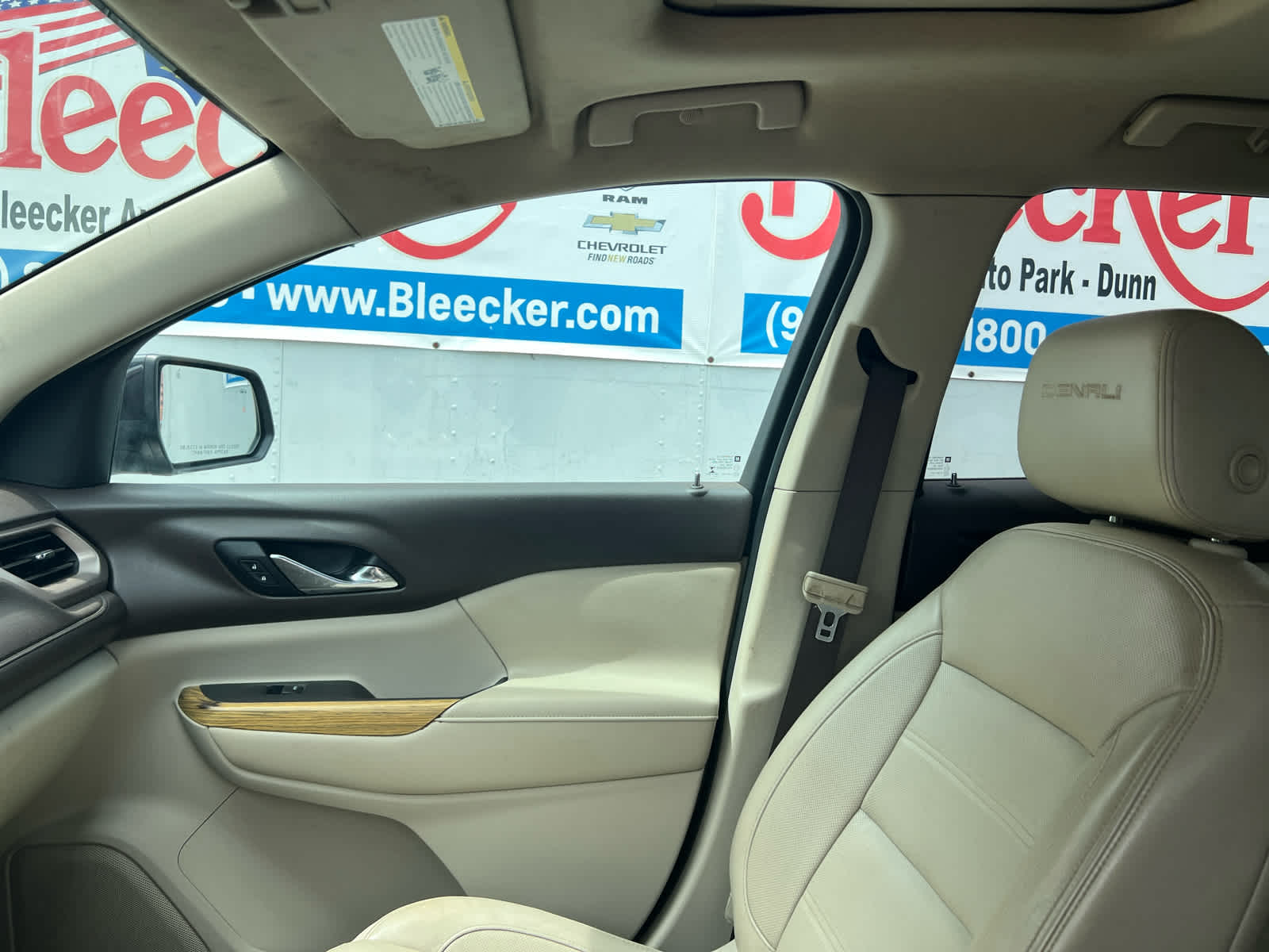 2017 GMC Acadia Denali