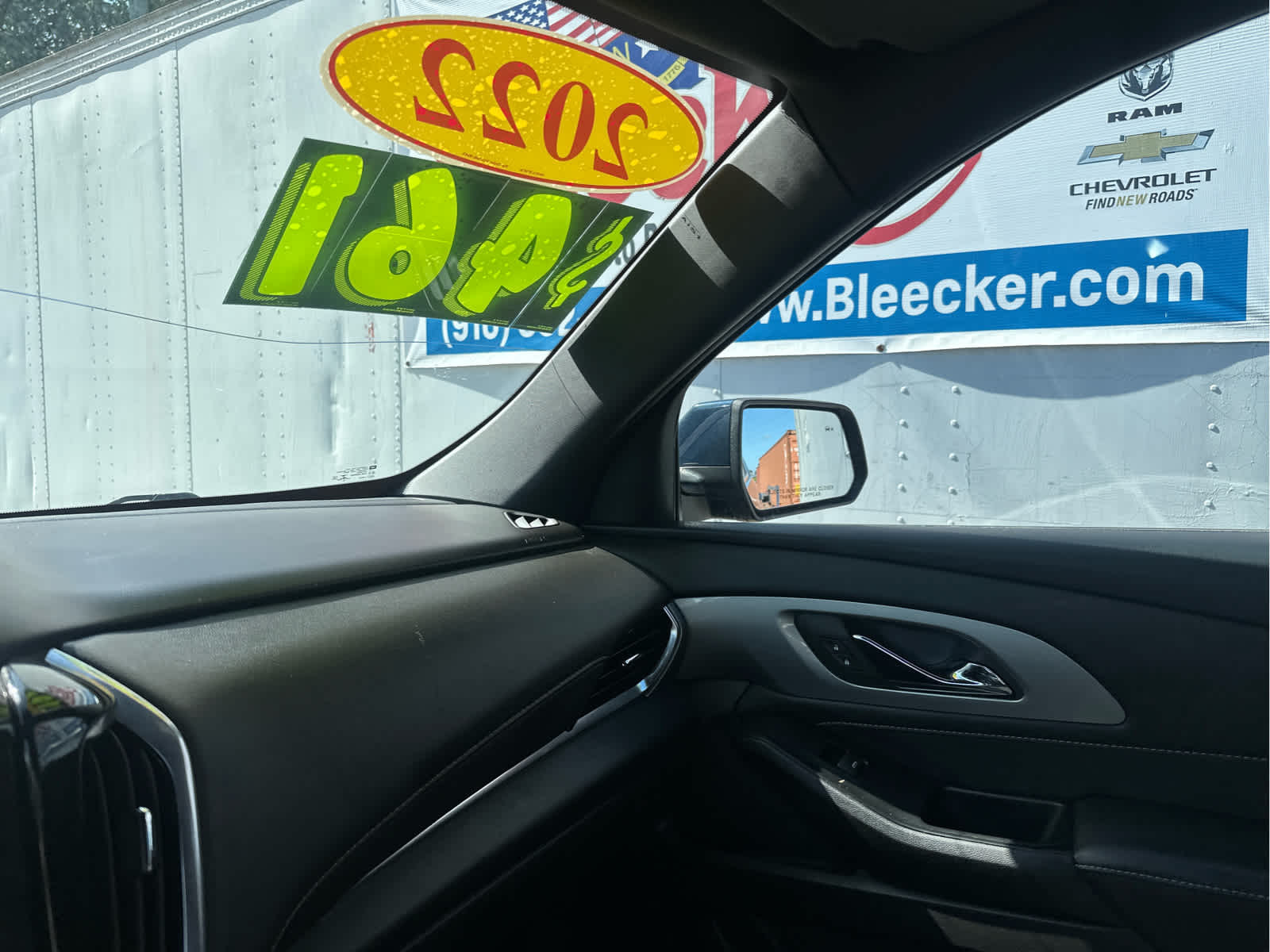 2022 Chevrolet Traverse LT Leather