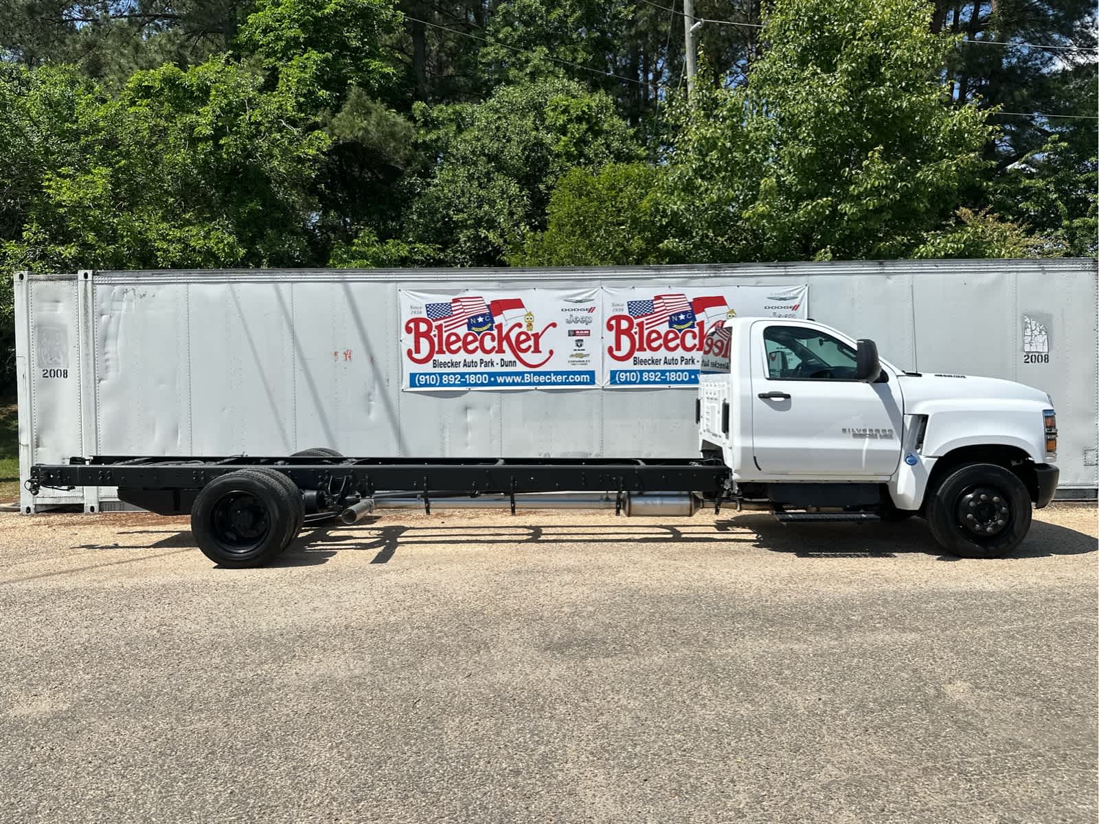 2022 Chevrolet Silverado 6500 HD Work Truck