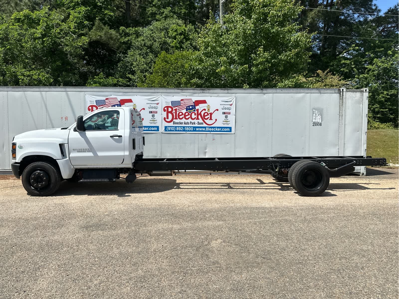 2022 Chevrolet Silverado 6500 HD Work Truck