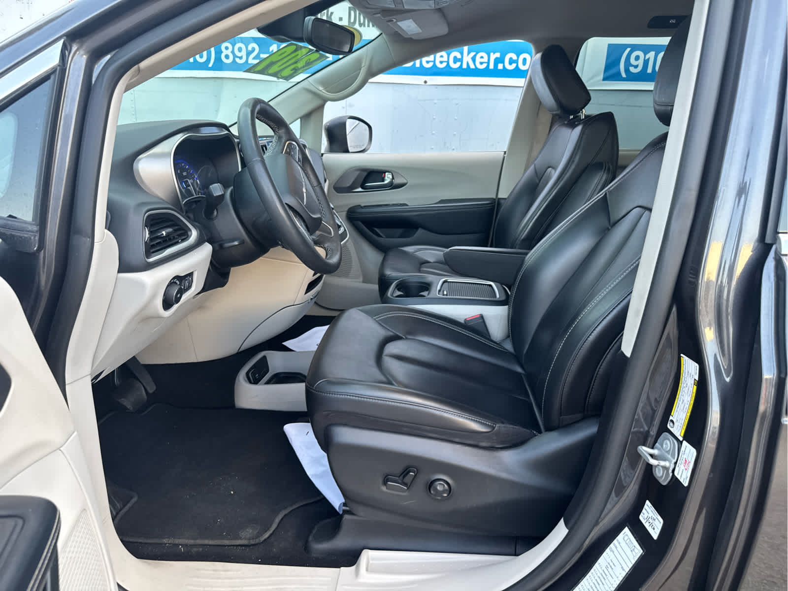 2023 Chrysler Pacifica Touring L