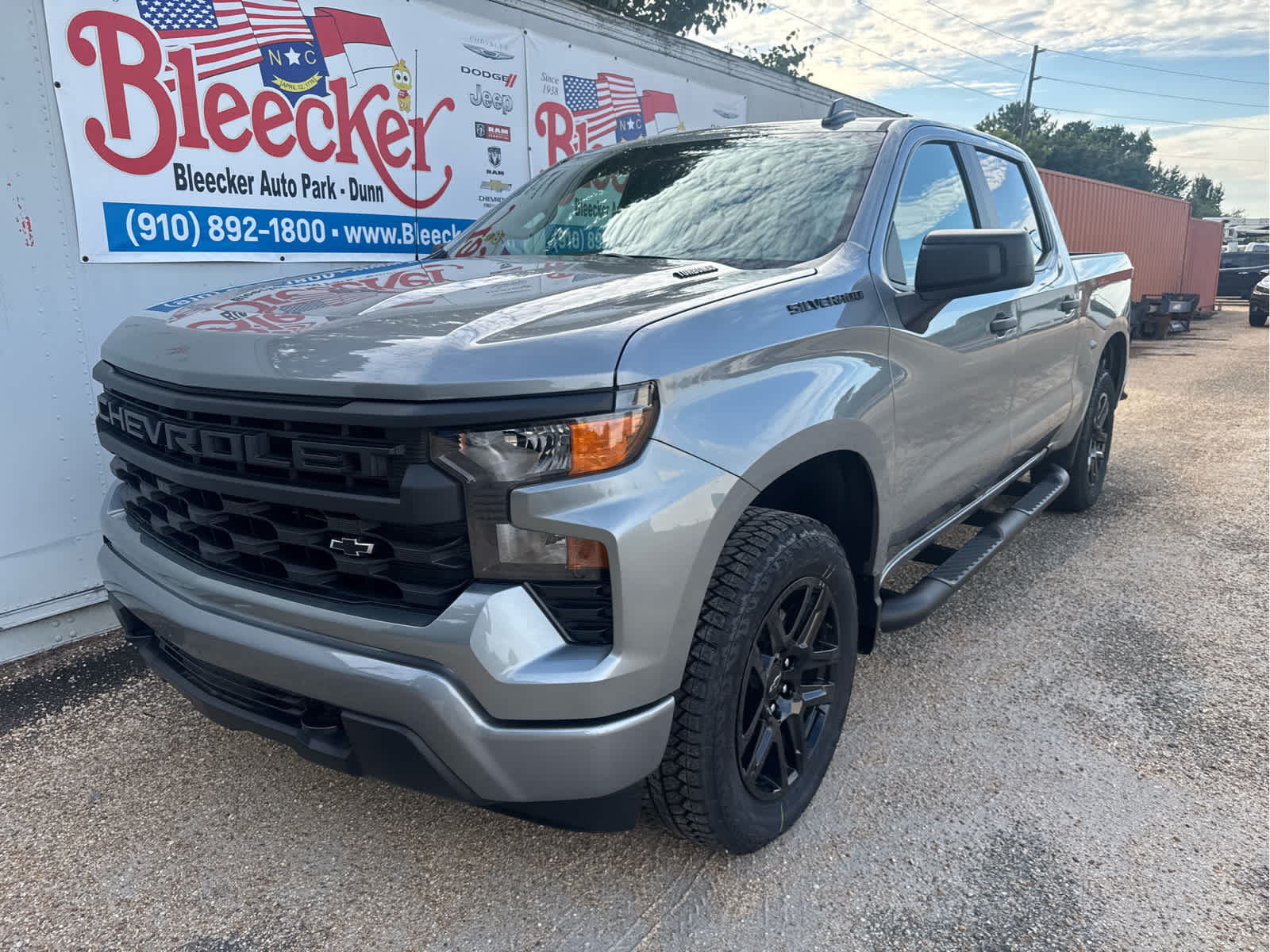 2025 Chevrolet Silverado 1500 Custom