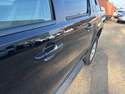 2013 Chevrolet Avalanche LS