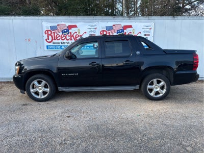 2013 Chevrolet Avalanche LS