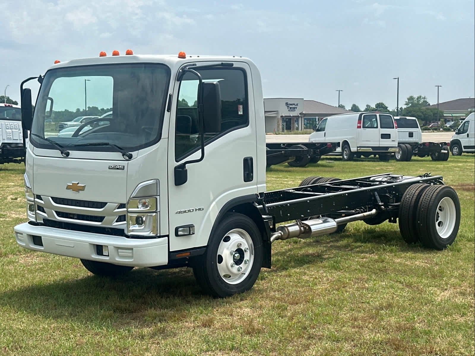 2024 Chevrolet Low Cab Forward 4500 1WT