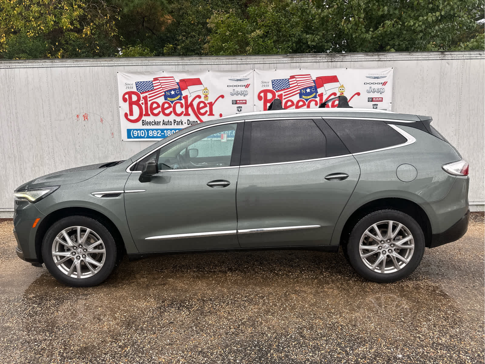 2023 Buick Enclave Essence